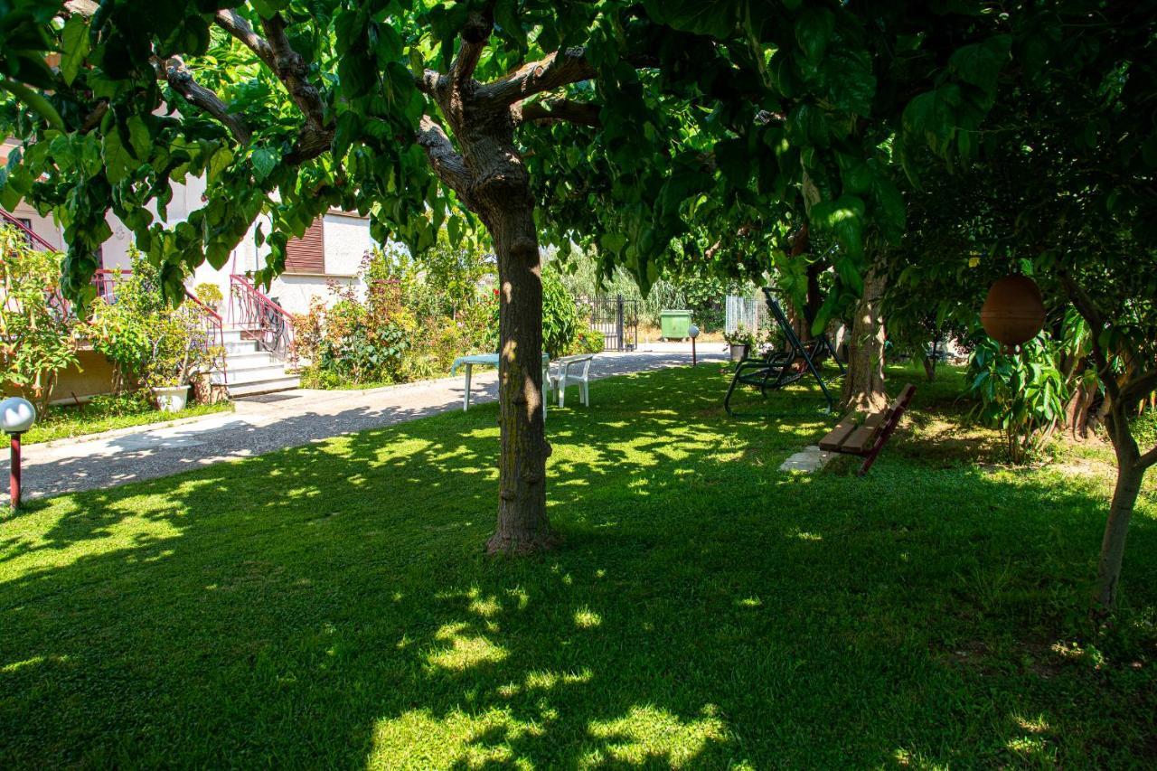 Ritsinia Apartments Эйон Экстерьер фото